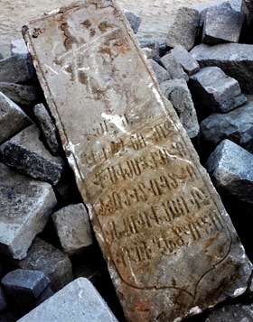 Divan Oteli’ndeki Ermeni mezar taşlarına ne oldu?