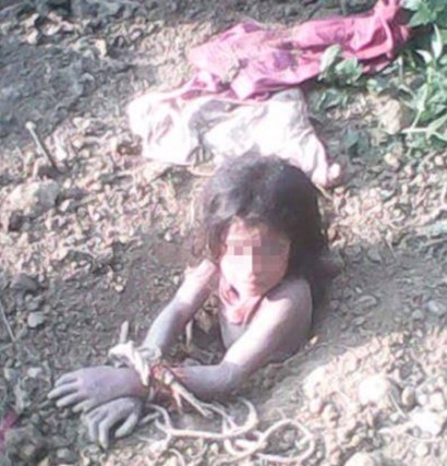 В Индии отец заживо закопал дочь из-за того, что она девочка
