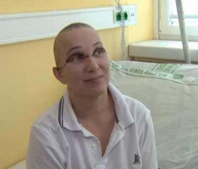 4 երեխաների մայրը զրկվել է գլխամաշկից, երբ մազերն ընկել են շաղափի պտտվող հատվածի մեջ