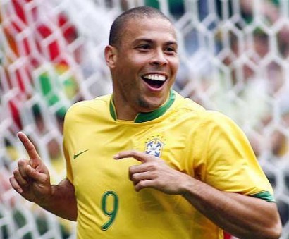 Бразилец Роналдо объявил о возвращении в футбол