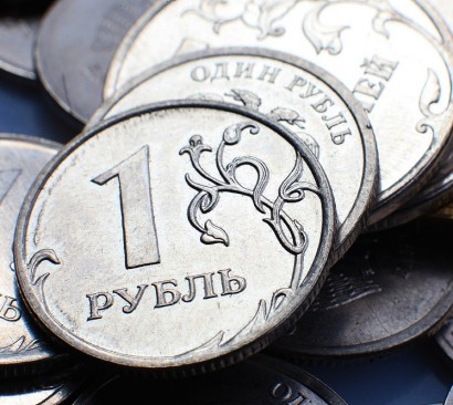 Рубль открыл торги слабым ростом к доллару и евро