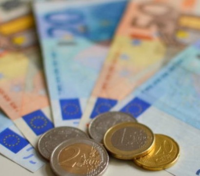 Եվրոն խիստ արժեզրկվել է դոլարի համեմատ