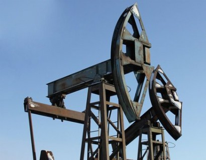 Цены на нефть снижаются после роста к годовому максимуму