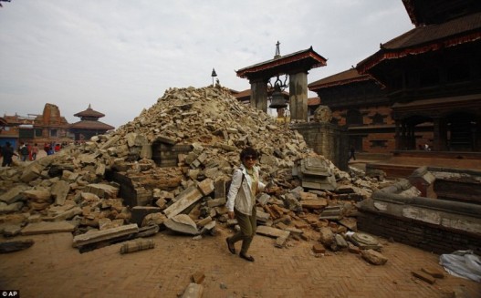 Բաքթափուր Դուրբարը՝ երկրաշարժից հետո: