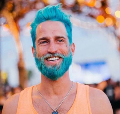 Новый тренд мужской красоты: "русалы" с цветной бородой