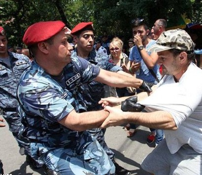 Ռուսական «РИА Новости»-ի անդրադարձը՝ Երևանում քիչ առաջ տեղի ունեցած դեպքերին