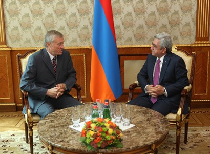 Սերժ Սարգսյանը և ՀԱՊԿ գլխավոր քարտուղարը քննարկել են հայ-ադրբեջանական սահմանին առաջացած իրավիճակը