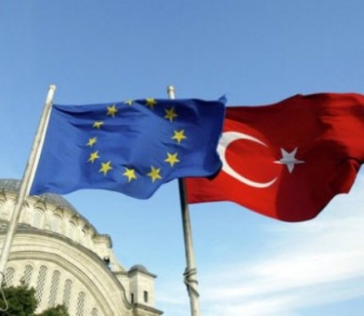 Источник: ЕС может предоставить безвизовый въезд гражданам Турции