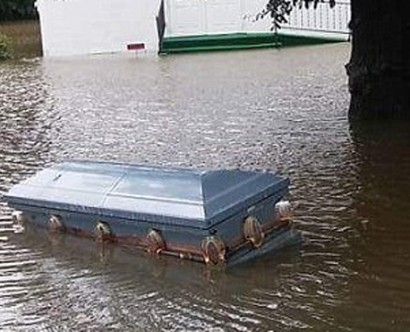 Հարավային Կարոլինայում ջրհեղեղի պատճառով դագաղներն սկսել են լողալ փողոցով