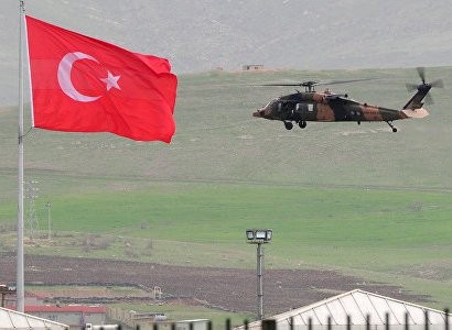 Шесть человек погибли, семь ранены при крушении военного вертолета в Турции
