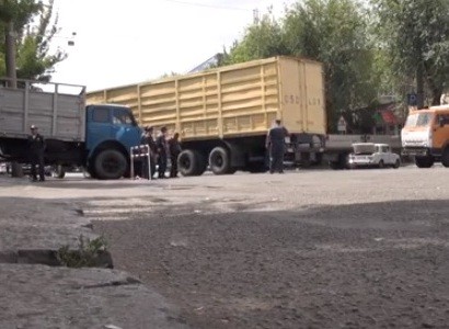 Ռուսական համարանիշերով մեքենաներ` ՊՊԾ գնդի տարածքում
