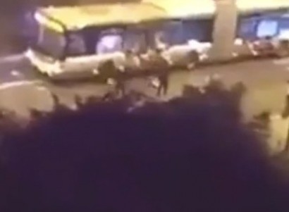 Փարիզում երիտասարդ մահմեդականների խումբն ավտոբուս է այրել՝ «Ալլահ աքբար» գոռալով