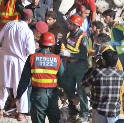 Число жертв взрыва в больнице Пакистана увеличилось до 53
