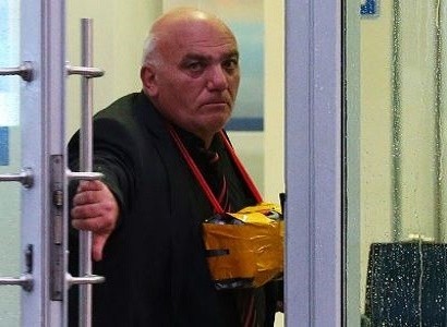 Մոսկվայում բանկի շենք գրաված Արամ Պետրոսյանը հանձնվել է ոստիկանությանը