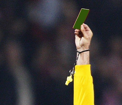 Итальянский футболист получил первую в истории зеленую карточку