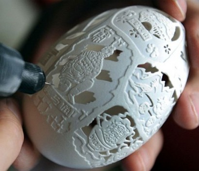 Китайский художник создает удивительные скульптуры из яичной скорлупы