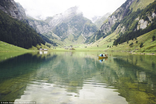 Озеро Зеальпзе в Швейцарии.
