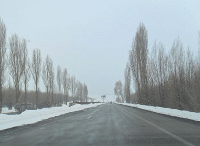 На ряде автодорог Армении идет снег