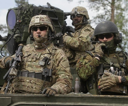 Великобритания разместит в Эстонии 800 военных и танки