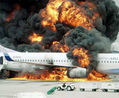 Число пострадавших при пожаре в самолете в аэропорту Чикаго выросло до 20