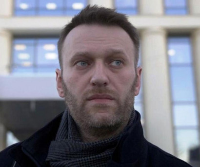 Навальный, местная версия Джулиана Ассанжа, организует утечку грязных секретов Владимира Путина