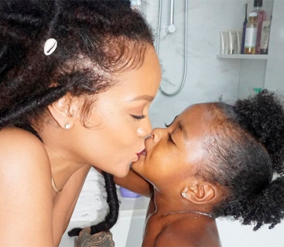 Снимки Рианны с племянницей возмутили интернет-пользователей