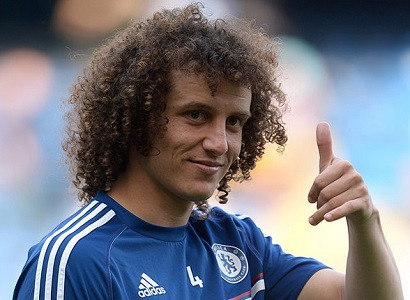 Chelsea defender David Luiz hits reporter with rugby tackle