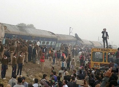 Հնդկաստանում գծերից դուրս եկած գնացքի զոհերի թիվն անցել է 100-ը