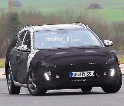 Универсал Hyundai i30 нового поколения впервые заметили на тестах