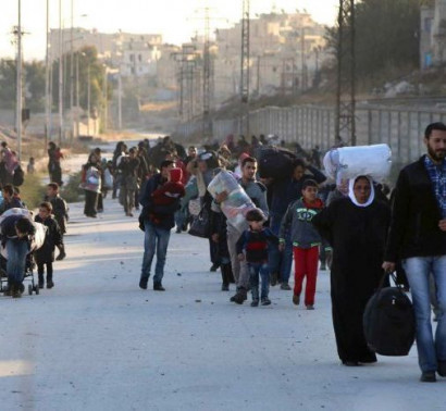 Syria conflict: Up to 16,000 people displaced in Aleppo, UN humanitarian chief says