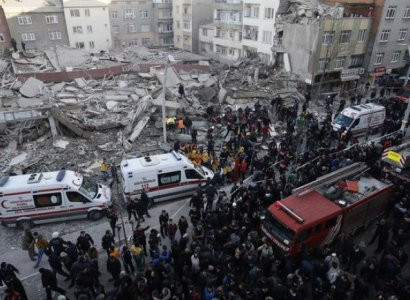 В Стамбуле обрушился семиэтажный дом