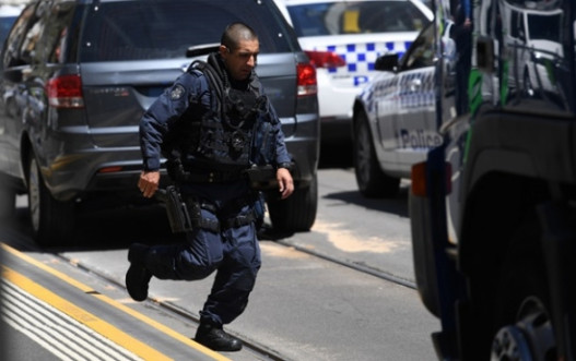 В Мельбурне автомобиль врезался в толпу пешеходов: три погибших