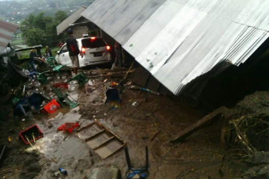 Bali landslide leaves 12 people dead, homes wiped out