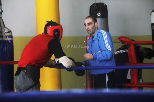 Դավիթ Չալոյանը՝ մարզիչ Ռուդիկ Մկրտչյանի հետ
