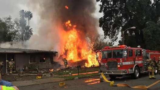 Քալիֆորնիայում ինքնաթիռն ընկել է բնակելի տների վրա. կան զոհեր