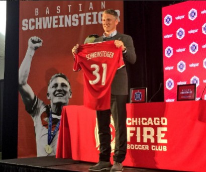 Клуб МЛС «Чикаго» официально представил Швайнштайгера в качестве игрока