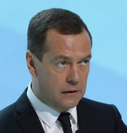 Almost half of Russians voted for the resignation of Medvedev