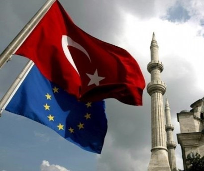 Erdogan says Turkey won't wait at Europe's door forever