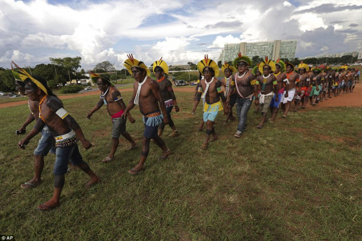 Բրազիլացի տեղաբնիկների ցույցը