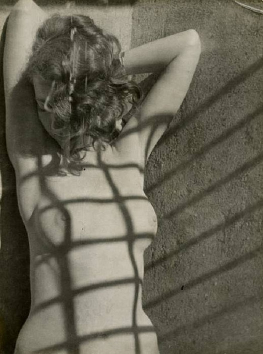 20-րդ դարի լուսանկարչի նյու ոճի աշխատանքները, որոնց մուսան նրա կինն է եղել