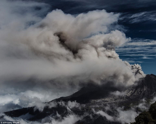 Извержение вулкана Турриальба в Коста-Рике, 6 января 2017 года.
