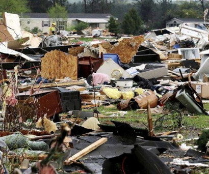 Two dead as tornadoes strike Oklahoma, Wisconsin Tweet email