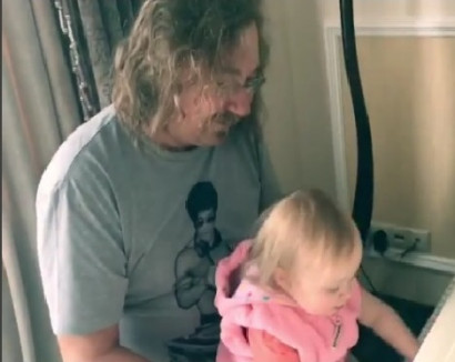 Իգոր Նիկոլաևն առաջին անգամ ցույց է տվել փոքրիկ դստերը (տեսանյութ)