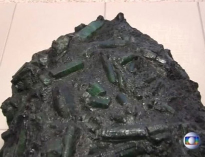 In Brazil, found an emerald weighing 360 kilograms