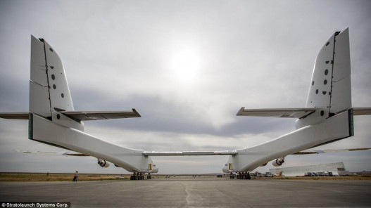 ԱՄՆ-ում անգարից դուրս են հանել աշխարհի ամենամեծ ինքնաթիռը՝ 230 տոննա կշռով