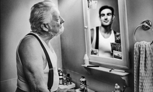 «Зеркало помнит»: невероятный фотопроект от Tom Hussey