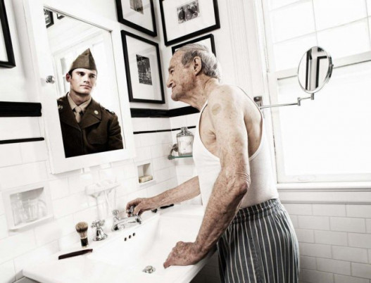 «Зеркало помнит»: невероятный фотопроект от Tom Hussey