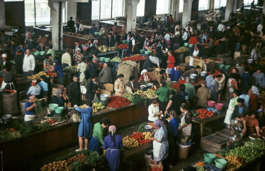 Центральный продуктовый рынок в Тбилиси в 1970-е годы.