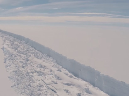 In Antarctica, a giant iceberg splits off