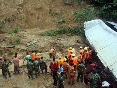 Landslides in Bangladesh kill 60 people